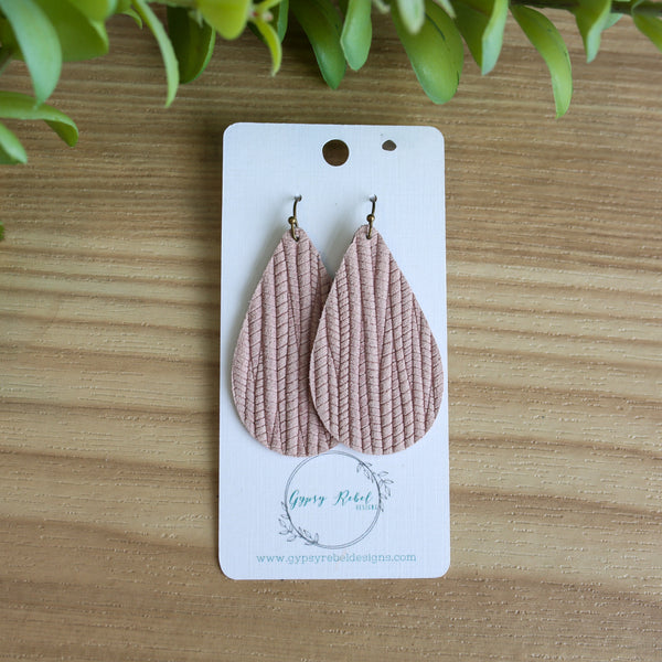 Taylor- Blush Palm