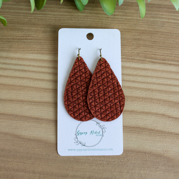 Taylor- Cinnamon Mini Triangle